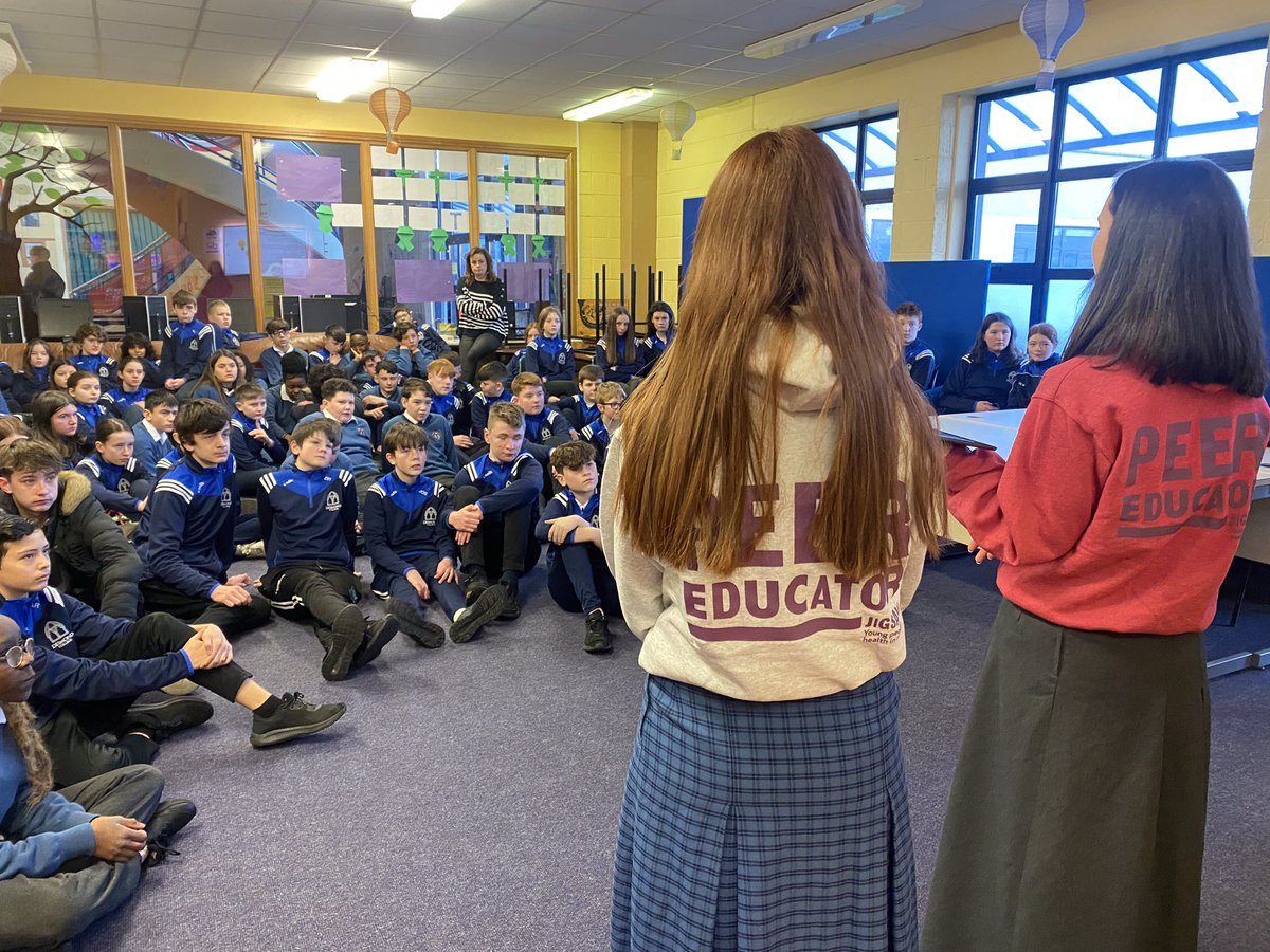 Desmond College tweet media