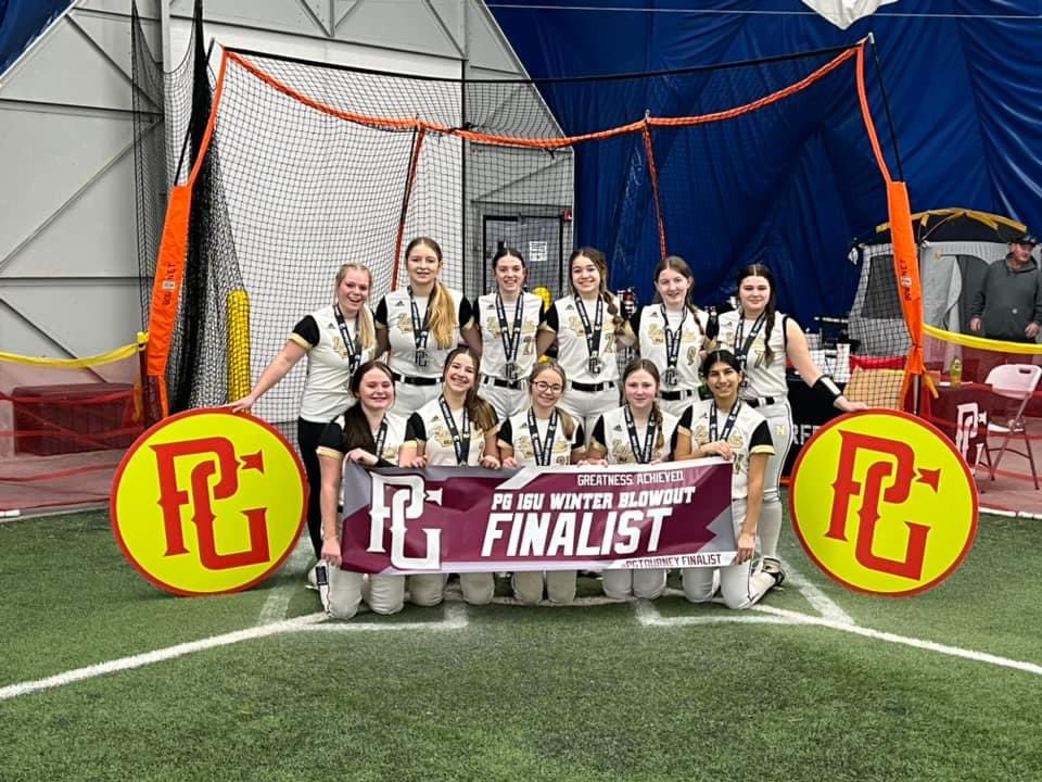 309Gold's tweet photo. Ladies had a good weekend.  #nebraskagold #gold309 #goldDNA https://t.co/KYJ6EVE09o