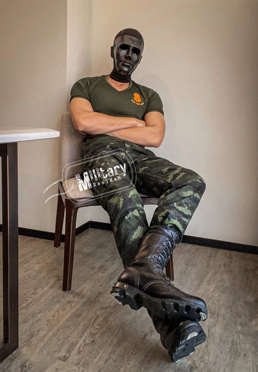 DirtySoldier19's tweet photo. 🫡🪖 ถึงผมจะเป็นคนกวนๆ หัวเกรียนๆ แต่เรื่องบนเตียง ผมเซียนนะครับ - นายโน๊ต https://t.co/siUTd7iDmr