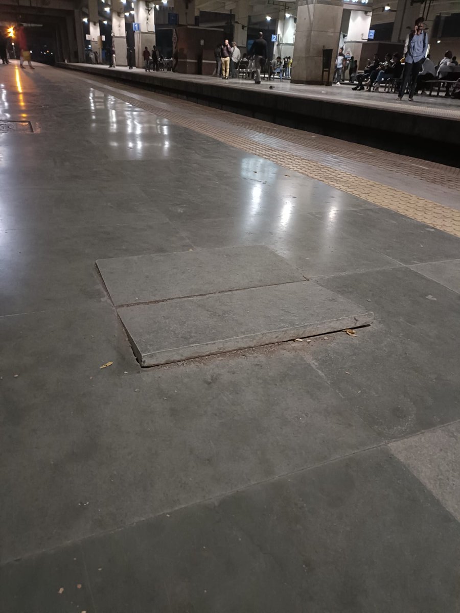 Urgent attention needed for the deplorable condition of floor tile on platform no 1 at Seawoods station, Navi Mumbai. Broken floor tile causing small accidents everyday. Request immediate repair. @RailMinIndia @RailwaySeva @Central_Railway @nmmcofficial #Seawoods