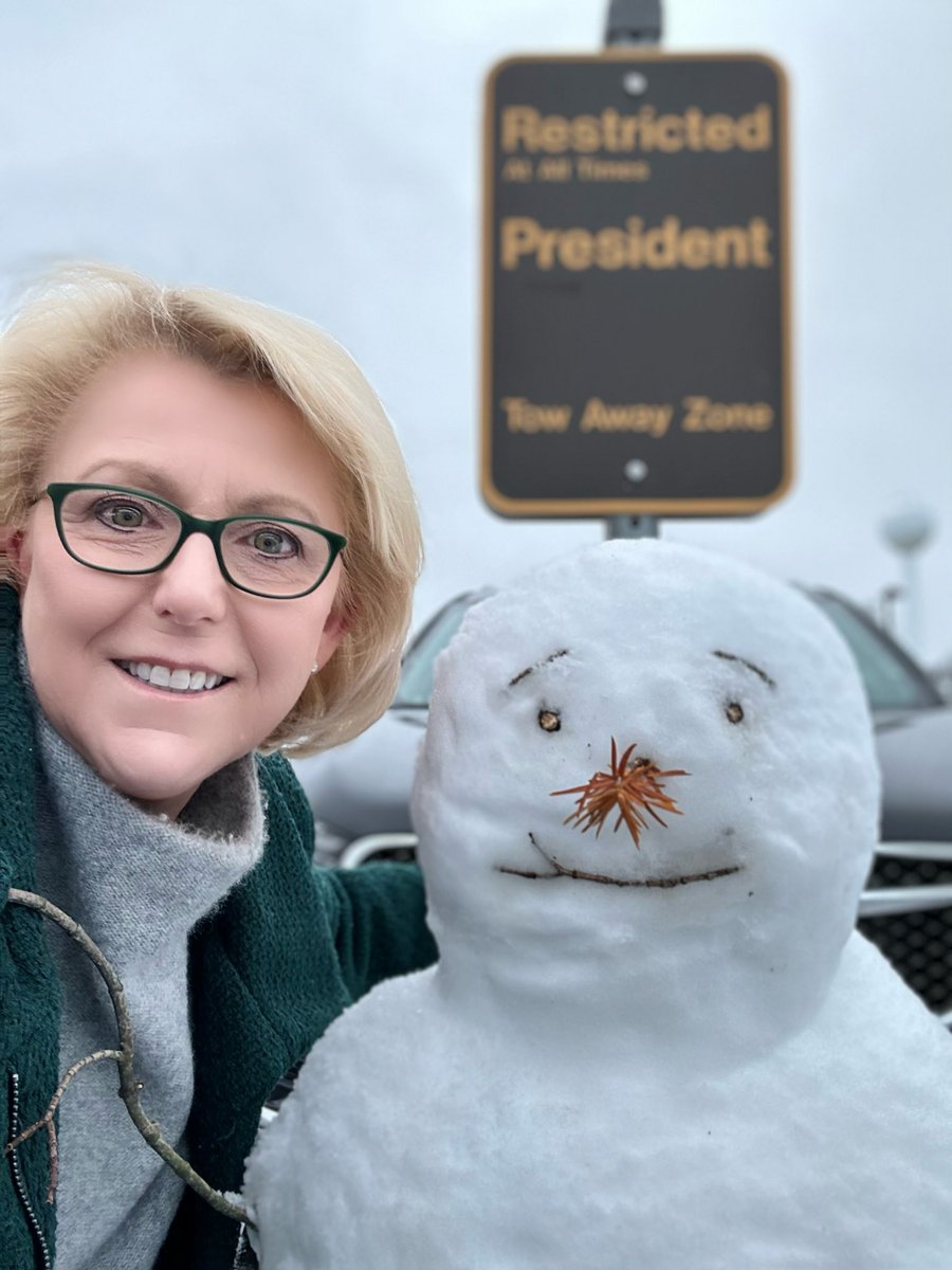 President Sue Edwards (@wsuprezsue) on Twitter photo Now this made me smile ๐What a fabulous way to start the week! A huge thank you to the students who made him for me yesterday ๐๐โ๏ธ๐๐#LoveOurStudents #WinterFun #WhenLifeGivesUSnowBuildASnowman <a href="/wrightstate/">Wright State University (Dayton, OH)</a> <a href="/wrightstate/">Wright State University (Dayton, OH)</a> <a href="/SGA_WSU/">WSU Student Government Association</a> @RowdyRaider67 Now this made me smile ๐What a fabulous way to start the week! A huge thank you to the students who made him for me yesterday ๐๐โ๏ธ๐๐#LoveOurStudents #WinterFun #WhenLifeGivesUSnowBuildASnowman <a href="/wrightstate/">Wright State University (Dayton, OH)</a> <a href="/wrightstate/">Wright State University (Dayton, OH)</a> <a href="/SGA_WSU/">WSU Student Government Association</a> @RowdyRaider67