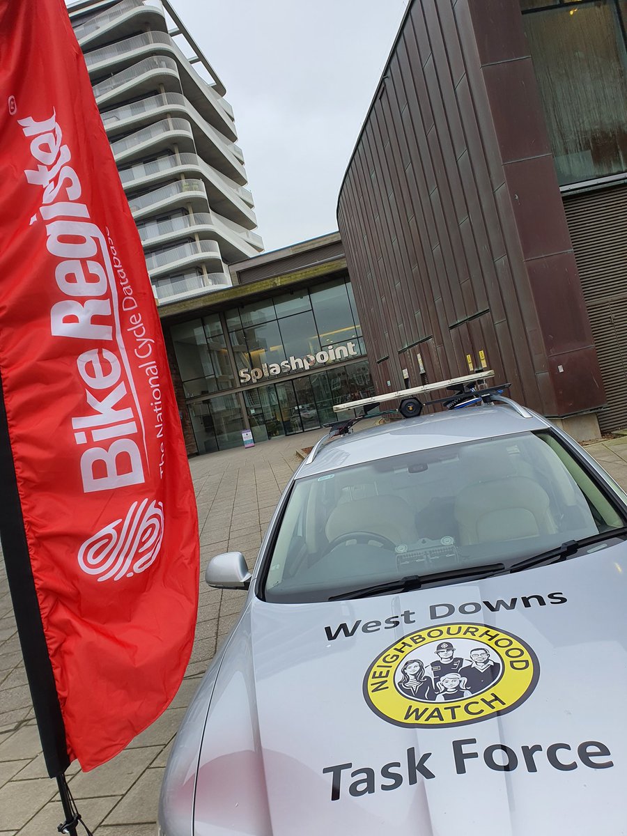 pcsoedmitchell's tweet photo. Kicking off #NeighbourhoodPolicingWeek free bike marking with @westdownsnhw #splashpoint @Sunny_Worthing @bikeregister @AdurWorthingPol https://t.co/WKbQxe22au