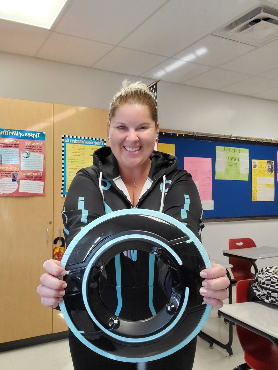 Happy Literacy Week! 
Today is 'Reading Can Take You Back in Time' 
How about a Tron-inspired look from the dazzling 80s? 
#FLcelebratesliteracy #browardreads
@CooperCityHigh