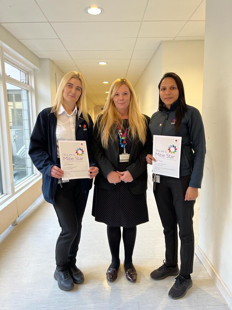 AndrewS50425454's tweet photo. Thanks to Leeann &amp; Larija for everything they do to support Mitie @OUHospitals John Radcliffe they are truly amazing in supporting our patients and clinical staff, thank you so much @JacintoJesus_ @lmgnunes72 @OUHospitals @MandyGi39867613 https://t.co/MfYLwpiGLq