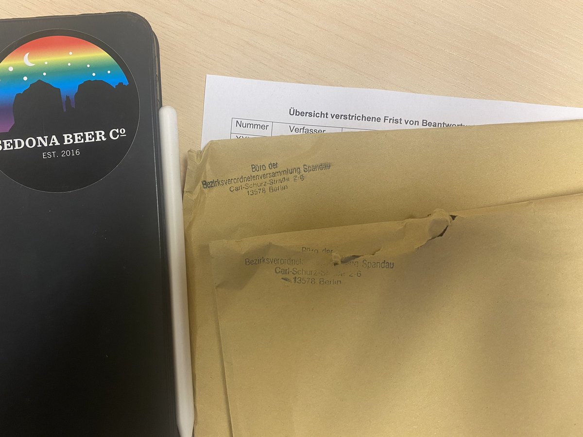 Vorbereitung auf die letzte Sitzung der #bvv #spandau vor der Wiederholungswahl - dieses Mal mit so viel „Stoff“, dass die Unterlagen gleich in zwei Umschlägen verschickt werden mussten. Es wird ein langer, aber bestimmt nicht langweiliger Mittwoch werden! 
<a href="/Tsp_Spandau/">Tagesspiegel Spandau</a>