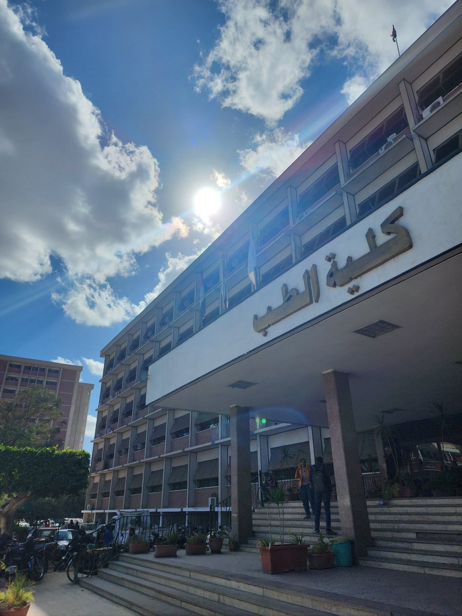 Diamond_Jessy_'s tweet photo. Just a Random picture taken by me 🤍🌱
Assiut University- Faculty of medicine 🏨
#making_memories
(Jan winter 2023🌤❄️) https://t.co/AXElTT17pp