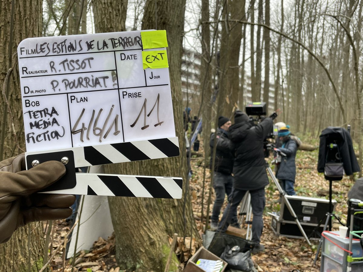 1 er jour 🎥 LES ESPIONS DE LA TERREUR créée par <a href="/franckphilippon/">franckphilippon</a> d’après l’ouvrage de Matthieu Suc (Éditions HarperCollins2018) 
Réalisée par <a href="/therod109/">rodolphe tissot</a> 
Produite par TetraMediaFiction et QuintessenceFictions 
Avec Rachida Brakni, Fleur Geffrier, Vincent Elbaz, Pierre Perrier…