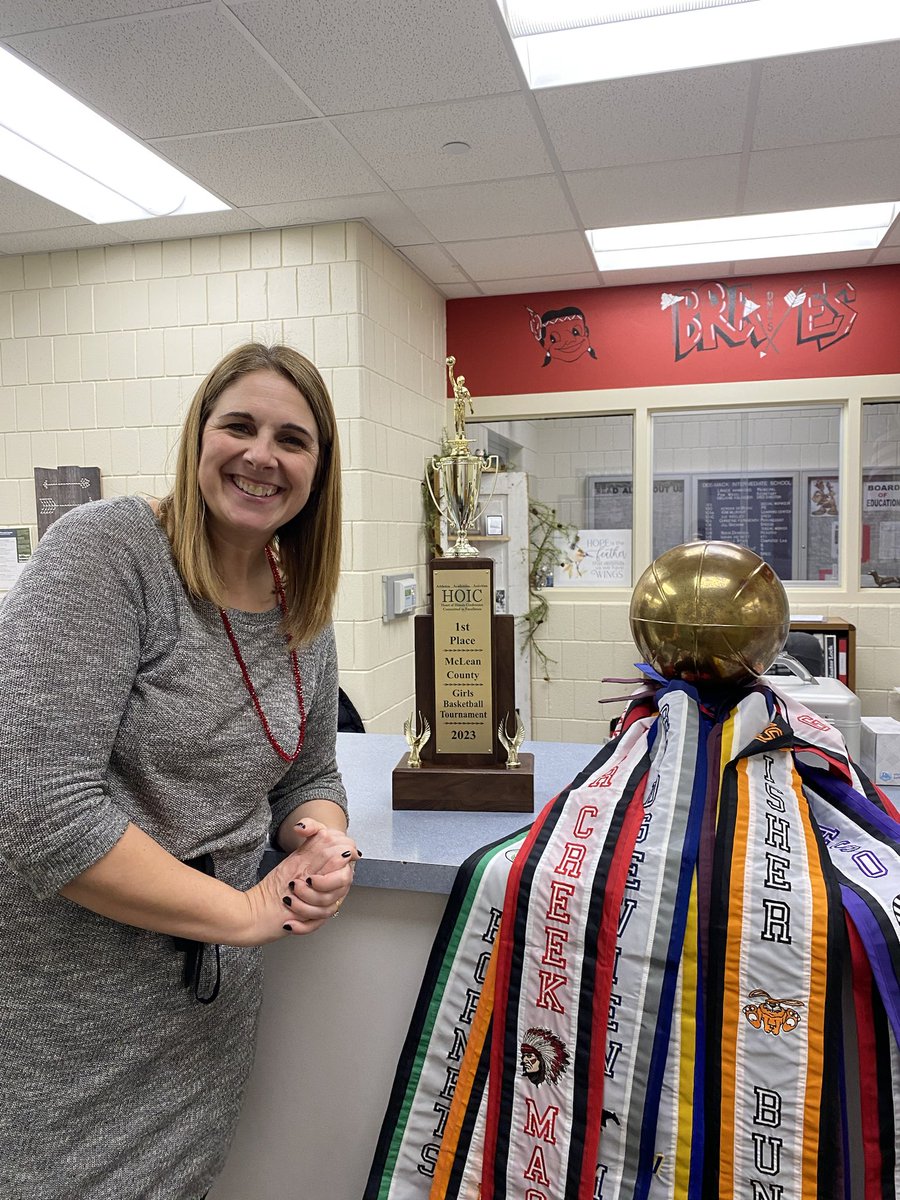 DMIS_BRAVES's tweet photo. Congratulations to Coach Nightingale and her Lady Chiefs on winning the HOIC conference championship, the traveling trophy, and setting the new school record for wins in a season. https://t.co/Yb37z9M5fP