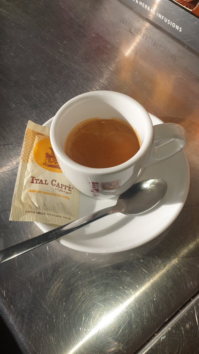 Us puc oferir diferents begudes pero avui serà cafè...qui vol?
Bona tarda