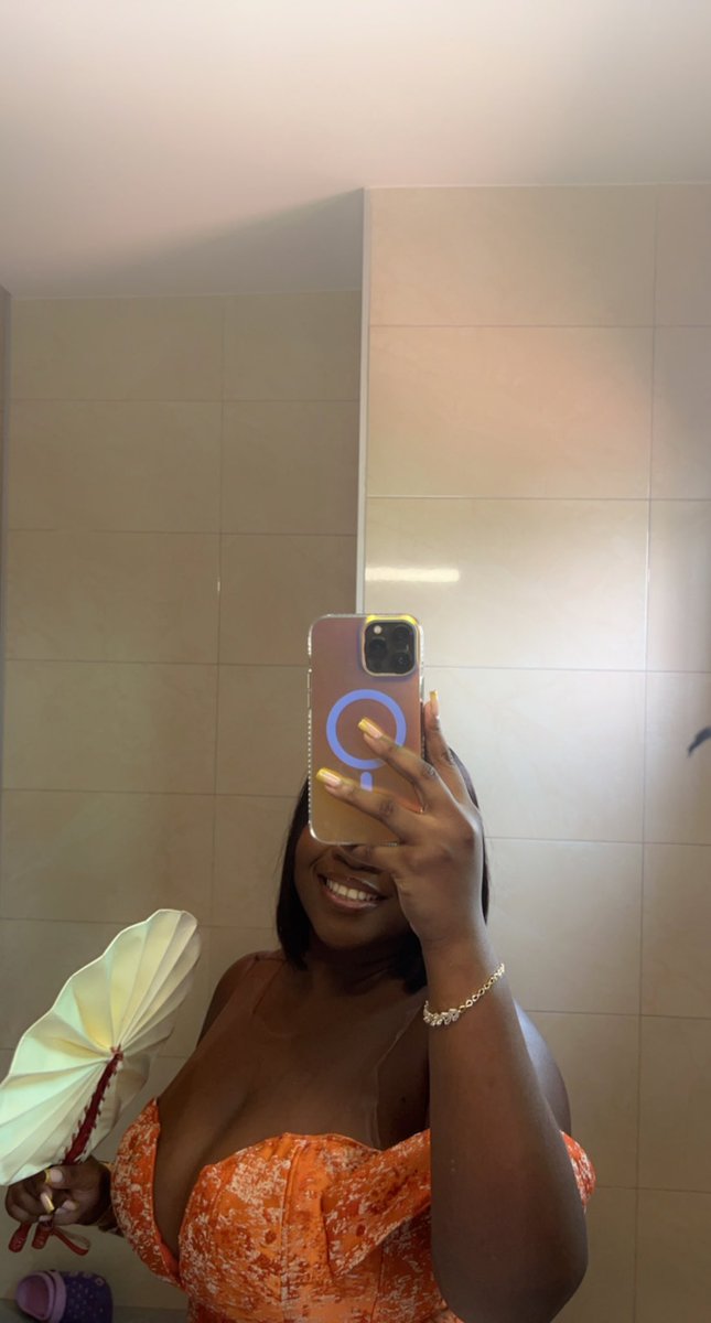 kafui_queen's tweet photo. 🧡No Crumbs😌🤝🏾 https://t.co/WNqBED5MF1
