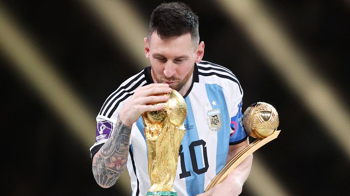 isabelleFC_'s tweet photo. Good morning to everyone whose player have kissed😙😘 the world cup trophy. https://t.co/QjLr41frS2
