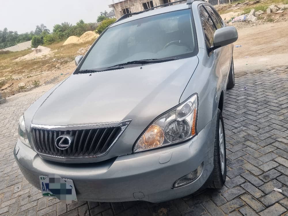 echidiimemotors's tweet photo. Rush this 6months used 2008 Lexus Rx350 full option and in pristine buy and drive condition selling for #5,800,000
location Ajah Lagos
#Softechi https://t.co/Pohq1MkTUu