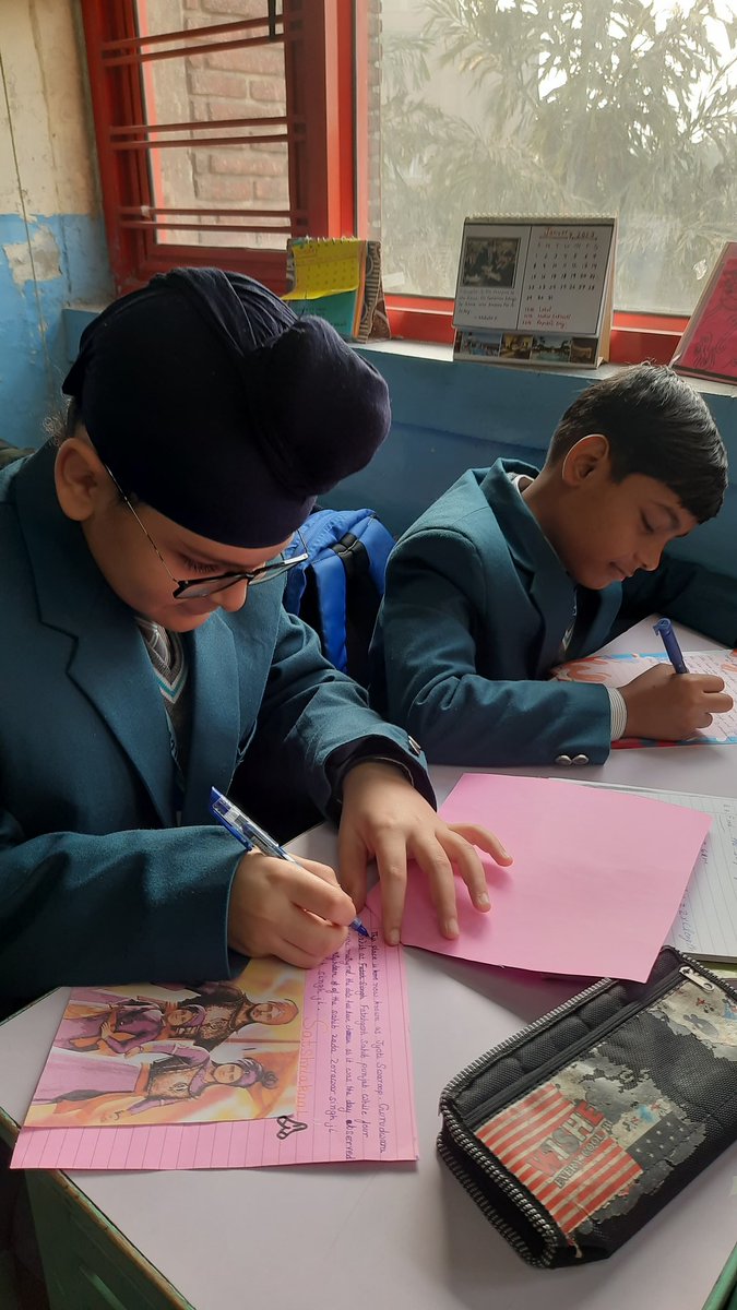 SumedhaSimba's tweet photo. Children of 5 A &amp; 5 D,,, engrossed in penning their thoughts about Veer Baal Diwas https://t.co/7mhtAFvpMn