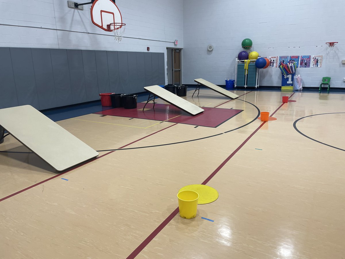 BoPhillips10's tweet photo. All set for Day 1 of Tabletop games this week. Today we have skeeball and air hockey. #physed #tablegames #skeeball #airhockey #D59PE #WeAreONE #togetherwecan @D59SaltCreek @juliebotkin @CoachNowlan https://t.co/Gaj9tACFtL