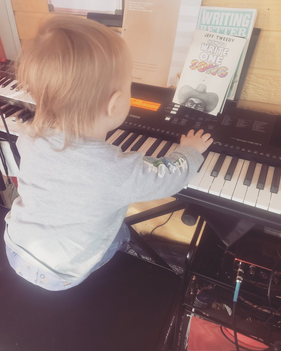 jamielou222's tweet image. Spent the weekend working on my new freelancing site, updating the bank for the job hunt, starting demos on my bands next record, and hanging out with this amazing kid ❤

#WomenWhoCode #musicianswhocode #momsintech