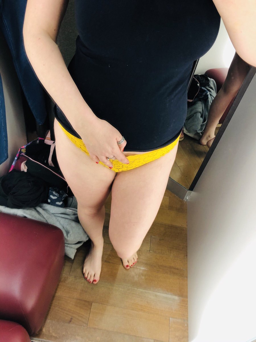 SexyEmilyOliver's tweet photo. Let someone control my lush while I was out for the first time. Ended up cumming in the changing rooms. Soooo got! #MondayMotivation #nsfwtwt #remotecontrol #changingroomfun #lushlife https://t.co/WzsFoA4fUx