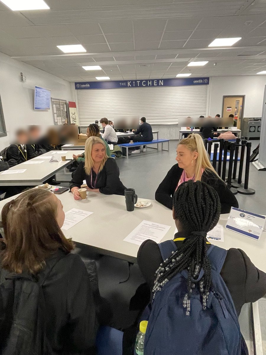 PutteridgeHSch's tweet image. Fabulous #BESP event @PutteridgeHSch  last week! Thanks to @CareersHubLuton @GKNAero @MachinsLaw @BritishArmy @OfficialZSL @MoJGovUK @LutonACL  Thanks to @CareersatPHS!