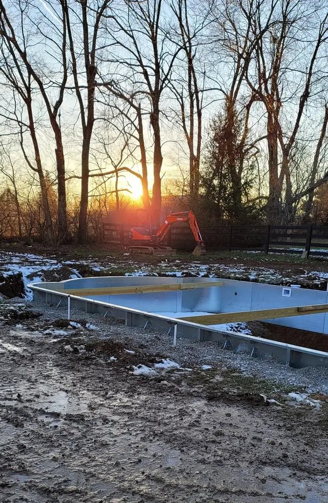 royalswimming's tweet image. This DIY homeowner is on track to having a completed install before Summer rolls in like a ball of fire! Are you ready to get started?

Customize your own dream pool with our online pool kit builder here:
royalswimmingpools.com/diy-inground-s…

📸: w_yaacoubagha
#RoyalSwimmingPools #DIYPoolKits