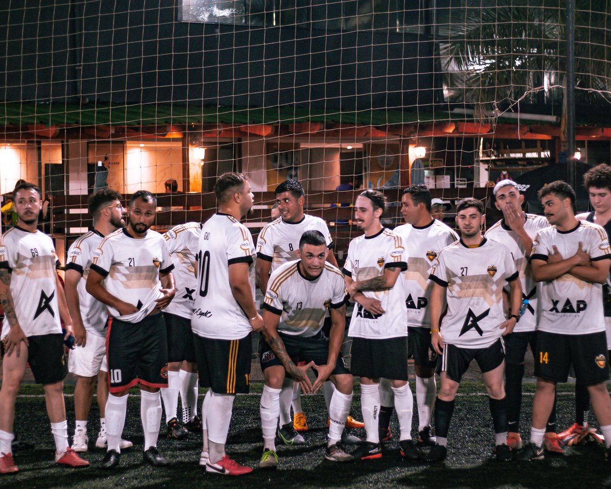 azarodeles's tweet image. Ouvimos nossos torcedores e criamos um perfil do azaro aqui no twitter também!
.
Aproveita e ja segue pra não perder nada da resenha 😎.
.
#azaro #pracimaazaro #timedeamigos 🤝🏾#sótem1