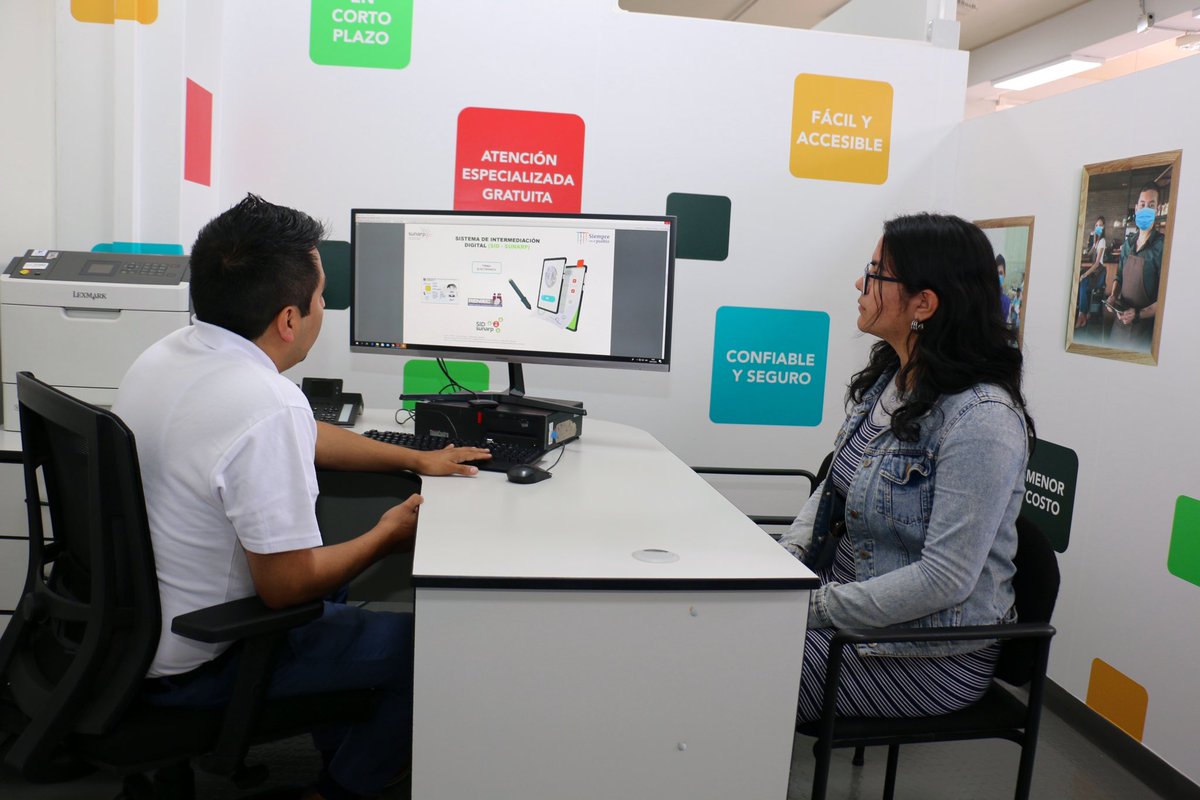 SunarpOficial's tweet photo. 📣 ¡Atención emprendedor! EmprendeSACS está cada vez más cerca de ti.  💪
📌 Te esperamos de lunes a viernes de 🕞 8:15 a. m. a 4:45 p. m. en el nuevo módulo de atención EmprendeSACS, ubicado en la Oficina Registral del Callao, en la av. Sáenz Peña Nº 1329. https://t.co/BLLqPH7NN0