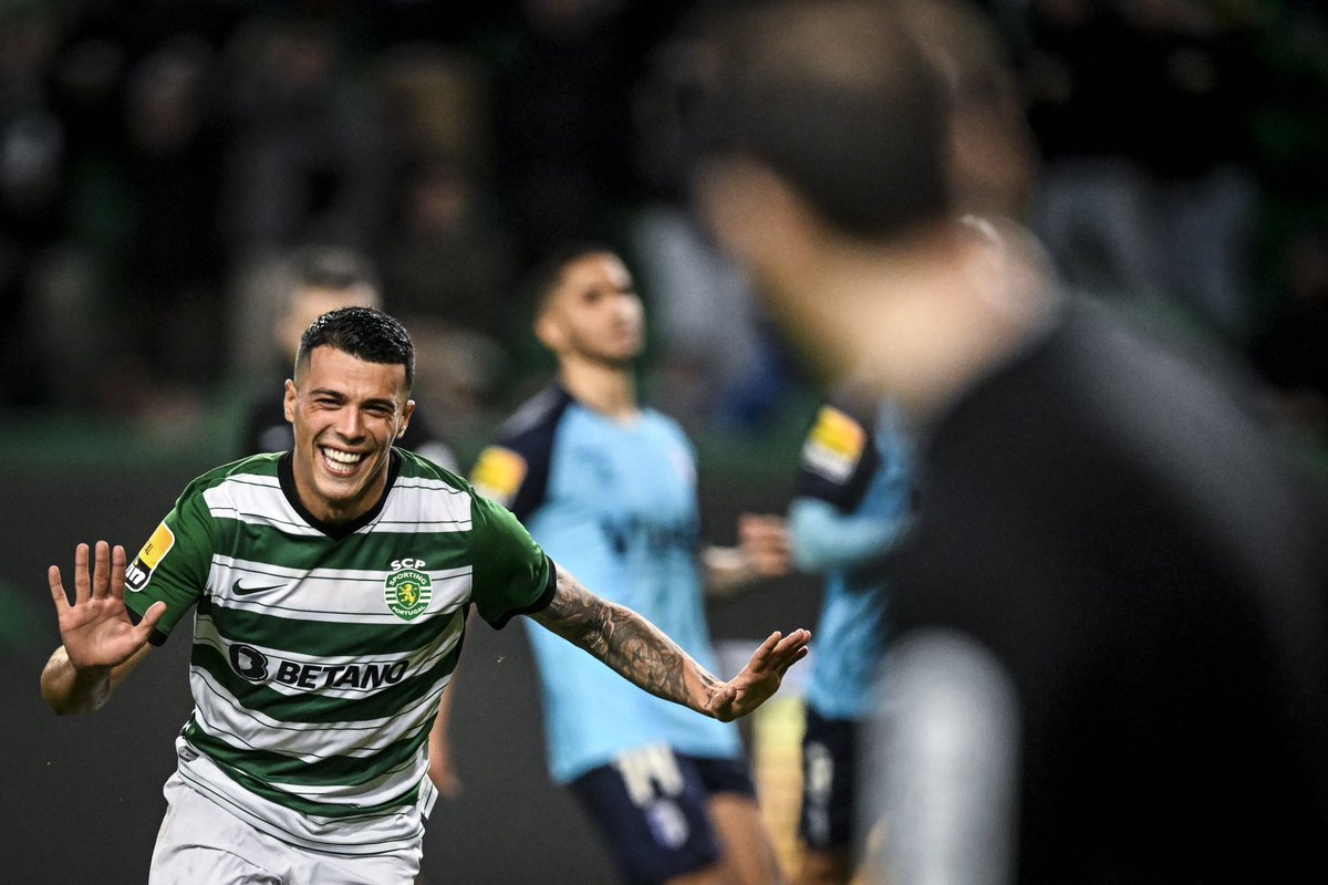 y3kpod's tweet photo. ⚪️ Tottenham Hotspur are still interested in signing Pedro Porro despite Sporting’s stance not changing: €45m release clause or no deal, per @FabrizioRomano 

#THFC | #Spurs https://t.co/HO4bjAQDqk