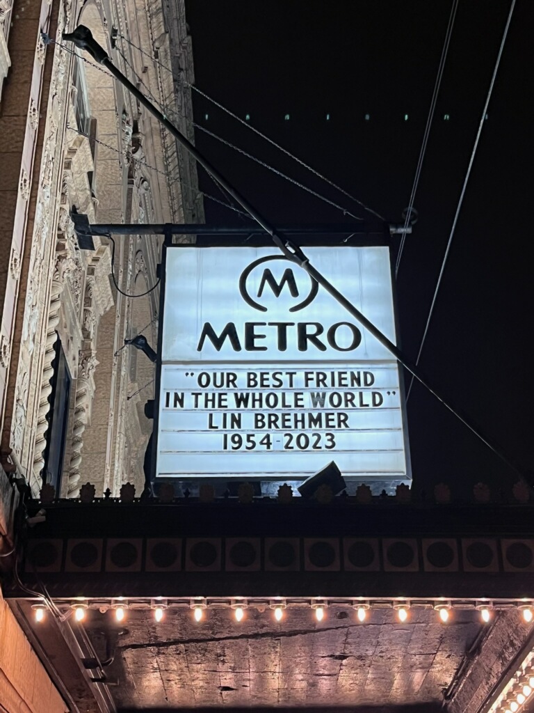 MetroChicago's tweet image. A friend we'll never be able to replace ❤️ RIP Lin!