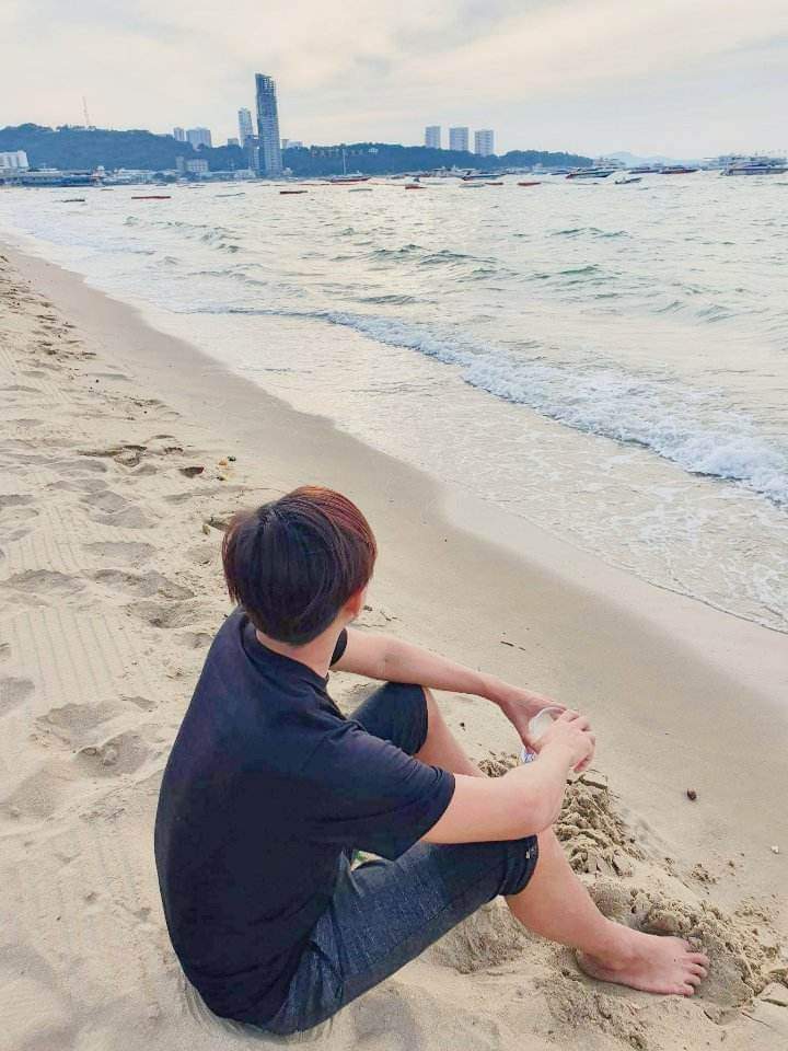 เหนื่อยใจ
เหนื่อยกับทุกอย่าง 
รู้สืกเหมื่อนจะไม่ไหวแล้ว
😔😔😔😔