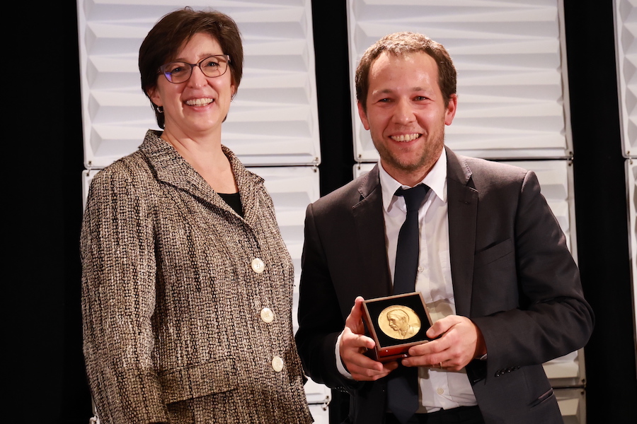 Congratulations to <a href="/itskhoki/">Oleg Itskhoki</a> who was presented with the 2022 Clark Medal by <a href="/Susan_Athey/">Susan Athey</a> at the #ASSA2023 Annual Meeting. aeaweb.org/about-aea/hono…