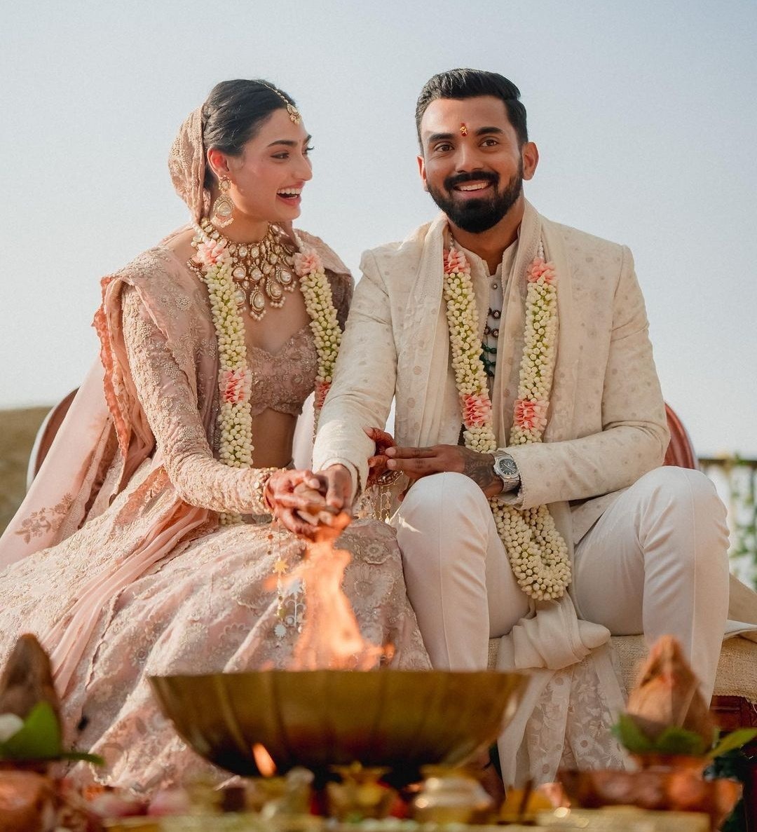 KL Rahul, Athiya Shetty got married 💐💐

#Congratulations  <a href="/klrahul/">K L Rahul</a> &amp; <a href="/theathiyashetty/">Athiya Shetty</a> 

#KLRahul #athiyashettyklrahulwedding #Athiyashetty