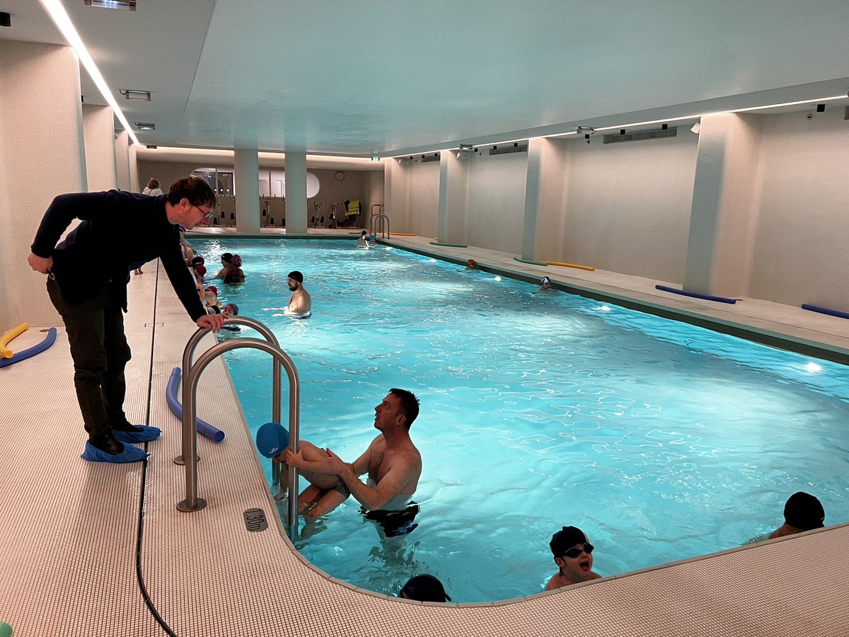 1_2_4Louvre's tweet photo. Aisance aquatique / maternelle / Poulletier ..progrès rapides 💪🏻🏃🏻‍♀️@CKerrero @Academie_Paris @EtienneBarraux @EricDen87918144 @ArielWeilT @KarineBarbagli https://t.co/PHsg5TF6aN