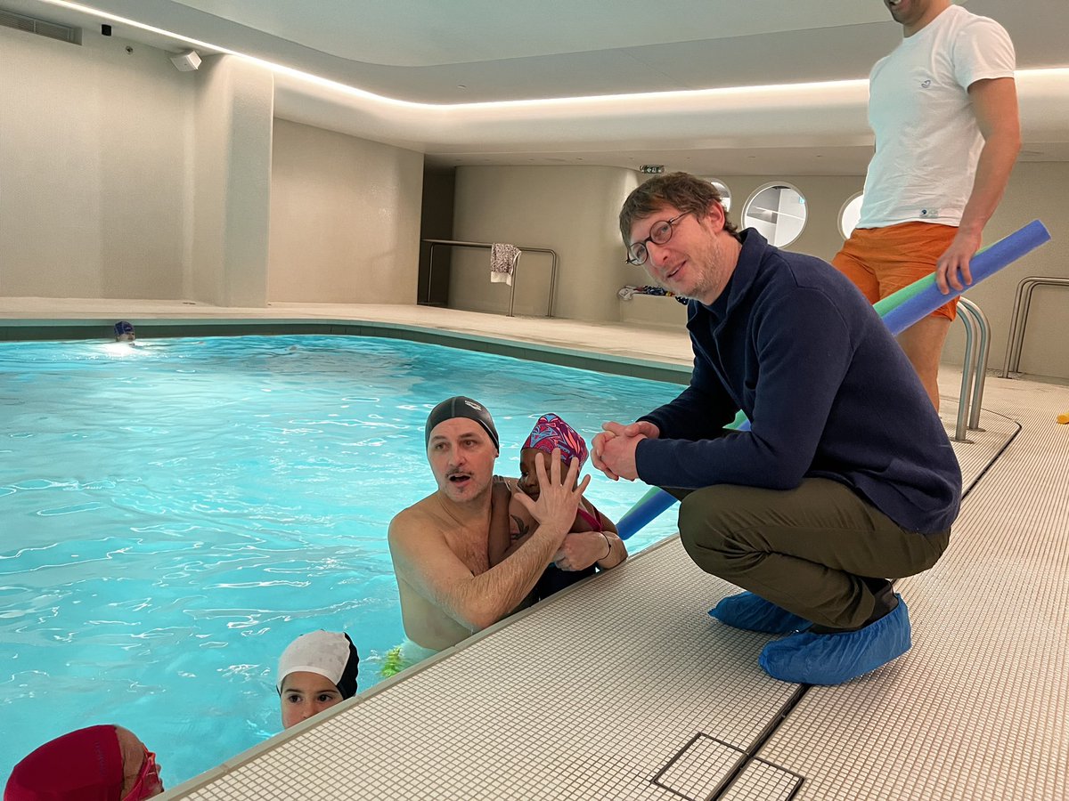 1_2_4Louvre's tweet photo. Aisance aquatique / maternelle / Poulletier ..progrès rapides 💪🏻🏃🏻‍♀️@CKerrero @Academie_Paris @EtienneBarraux @EricDen87918144 @ArielWeilT @KarineBarbagli https://t.co/PHsg5TF6aN