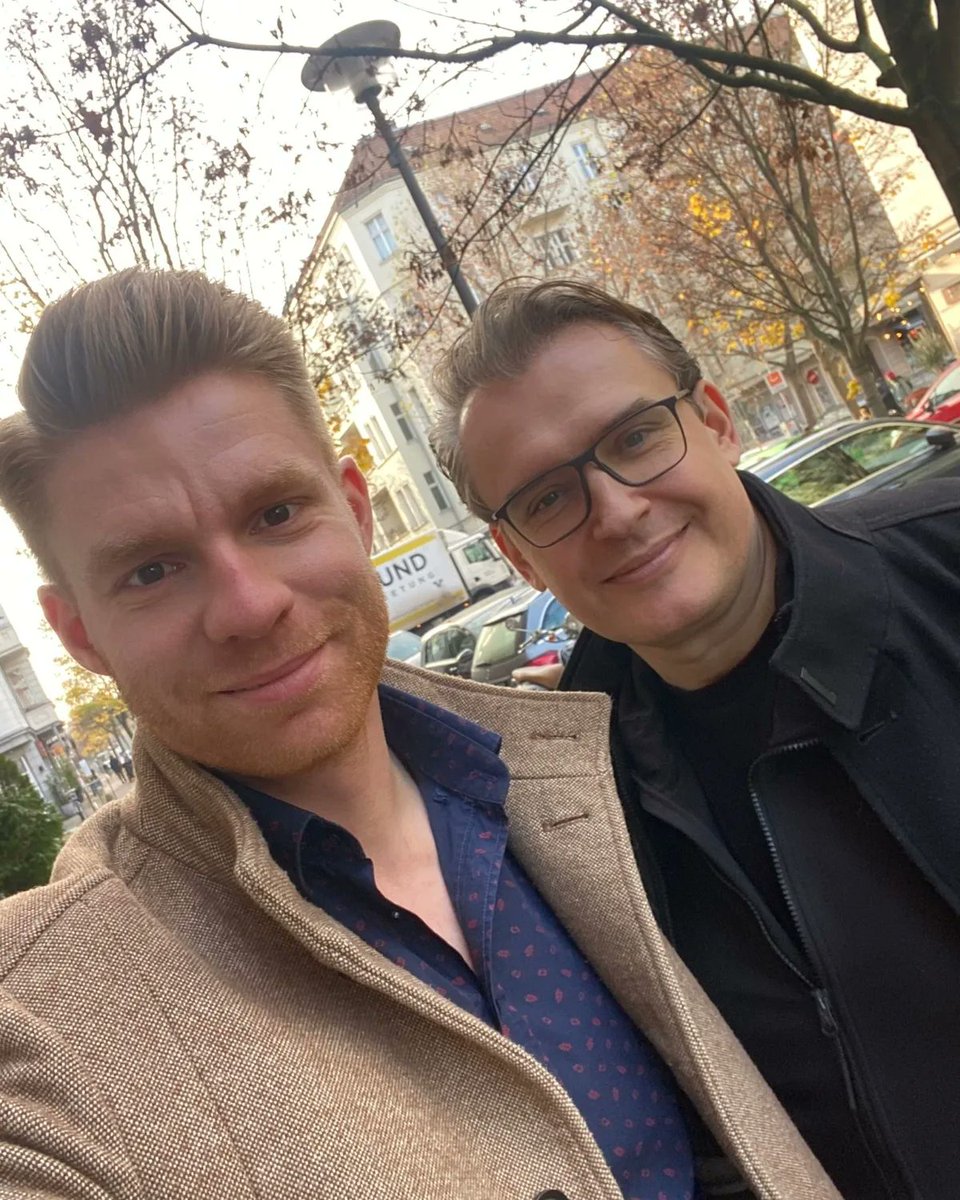 Mit Paul Müller beim Immolunch 🍽

#immolunch #netzwerk #netzwerken #wirkaufenimmobilien #immobilien #bestandsaufbau  #immobilieninvestor #immobilienankauf #immobilienverkauf #immobilienhandel #buyandhold #fixundflip #mietshaus #mehrfamilienhaus #eigentumswohnung #loveit