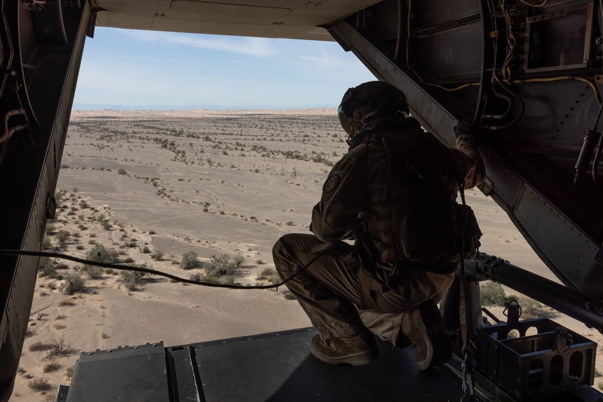 #Marines w/ @2nd_MAW provides rear line of sight to pilots in Holtville, CA. VMM-261 trained to support Marine ground units for operations around the globe.

(#USMC photos by Lance Cpl. Orlanys Diaz Figueroa)
#EveryDomain  #HomelandDefense #MarineAviation #Aviation #EveryClime