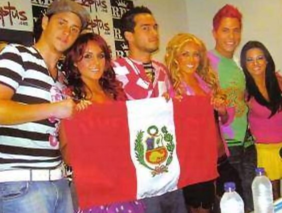 Andrea014's tweet photo. @Peru_Rbd5 @billyrosas @RBD_oficial @Anahi @maiteperroni @DulceMaria @christiancha @christopheruck PERÚ MERECE EL TOUR DE RBD 🇵🇪🇵🇪🇵🇪🇵🇪🇵🇪  
@billyrosas
 
@RBD_oficial
 
@Anahi
 
@maiteperroni
 
@DulceMaria
 
@christiancha
 
@christopheruck https://t.co/bU8EB4z6jJ