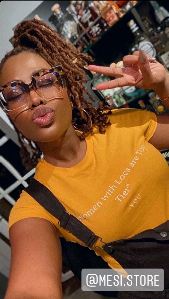MesiStore's tweet image. Women with locs are top tier 🤎 #locs #locd #womenwithlocs