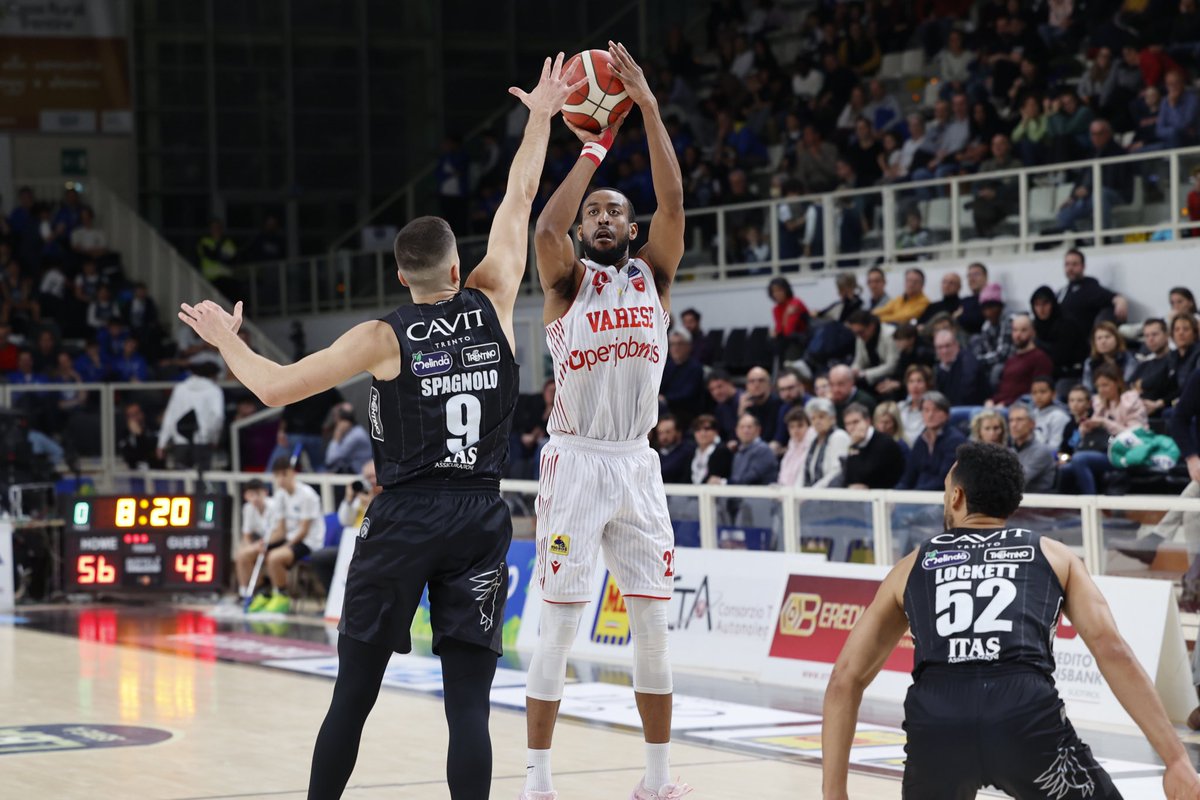 PallVarese's tweet photo. Pronti a riscattarci 💪

📸 #Ciamillo 

#NoiSiamoVarese https://t.co/DqSBiQzEqN