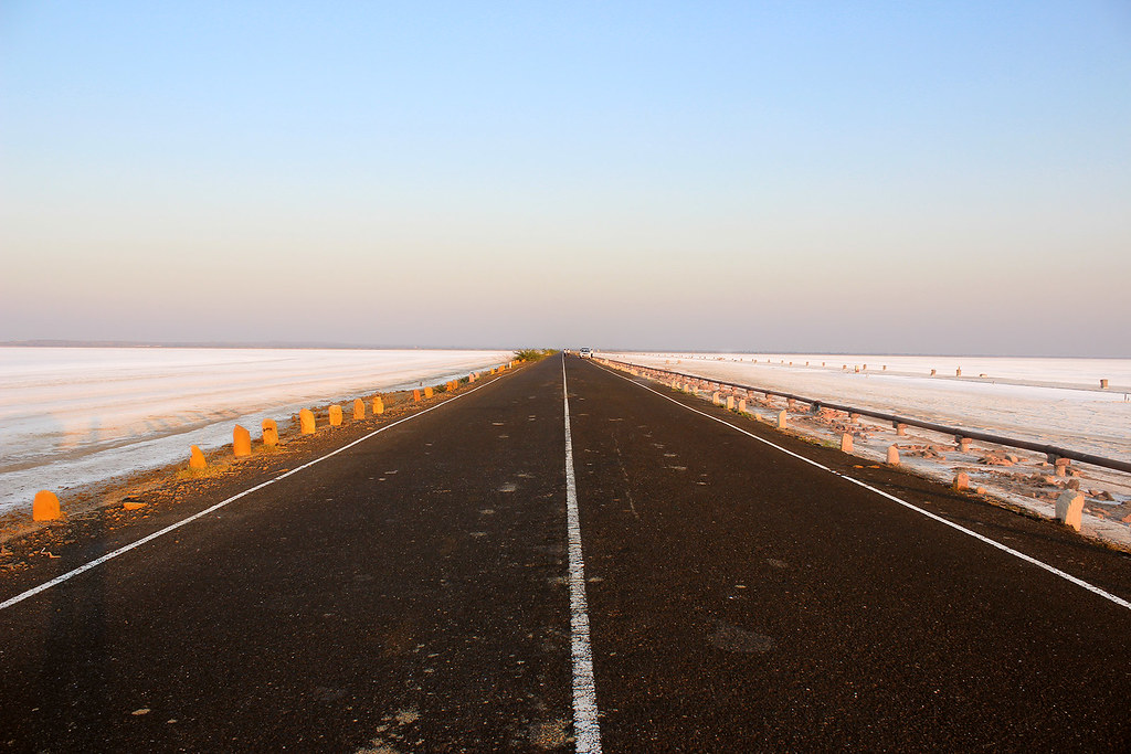 Roads running through the Rann of Kutch ( Gujarat )
This is what they look like between Jan to June
To Film here call Kishore Sinh Parmar ( 9898279640 & 7485949640 ) gujaratlocations@gmail.com
#FilmLocationsinGujarat
#RoadsinGujarat
#RoadsinWhiteRannofKutch
#BarrenLands