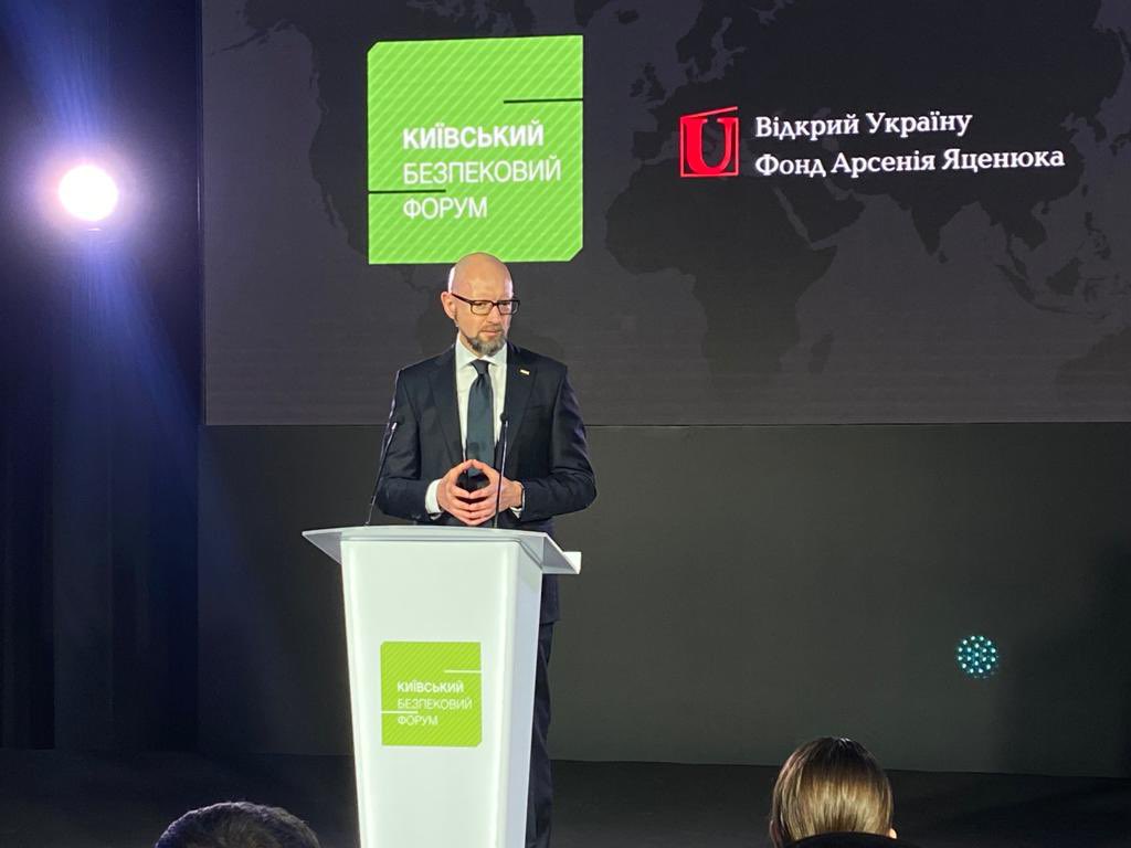 Arseniy Yatsenyuk (@yatsenyuk_ap) on Twitter photo ✅Радий відкрити почесну лекцію <a href="/ksfopenukraine/">Kyiv Security Forum</a> і лауреатки Нобелівської премії миру 2022 року, голови Центру громадянських свобод Олександри Матвійчук. #KSF #KSF2023
🔴 Дивіться пряму трансляцію ➡️ youtube.com/watch?v=BlP_WX… ✅Радий відкрити почесну лекцію <a href="/ksfopenukraine/">Kyiv Security Forum</a> і лауреатки Нобелівської премії миру 2022 року, голови Центру громадянських свобод Олександри Матвійчук. #KSF #KSF2023
🔴 Дивіться пряму трансляцію ➡️ youtube.com/watch?v=BlP_WX…