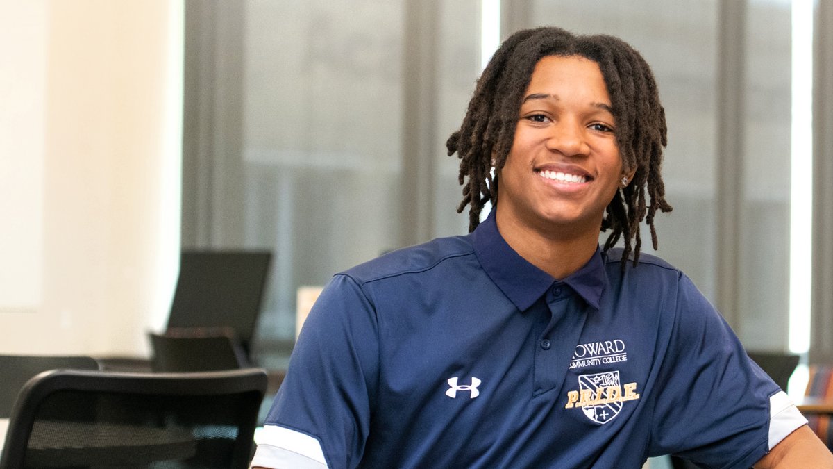 HowardCC's tweet photo. "Howard Community College has so many opportunities, resources, and hands-on technology." -Exercise science student Jalen

Spring semester begins January 28! Add another class and move closer to your academic goal 🎓

https://t.co/fVQB4AWgTM https://t.co/KIGwwxt4BH