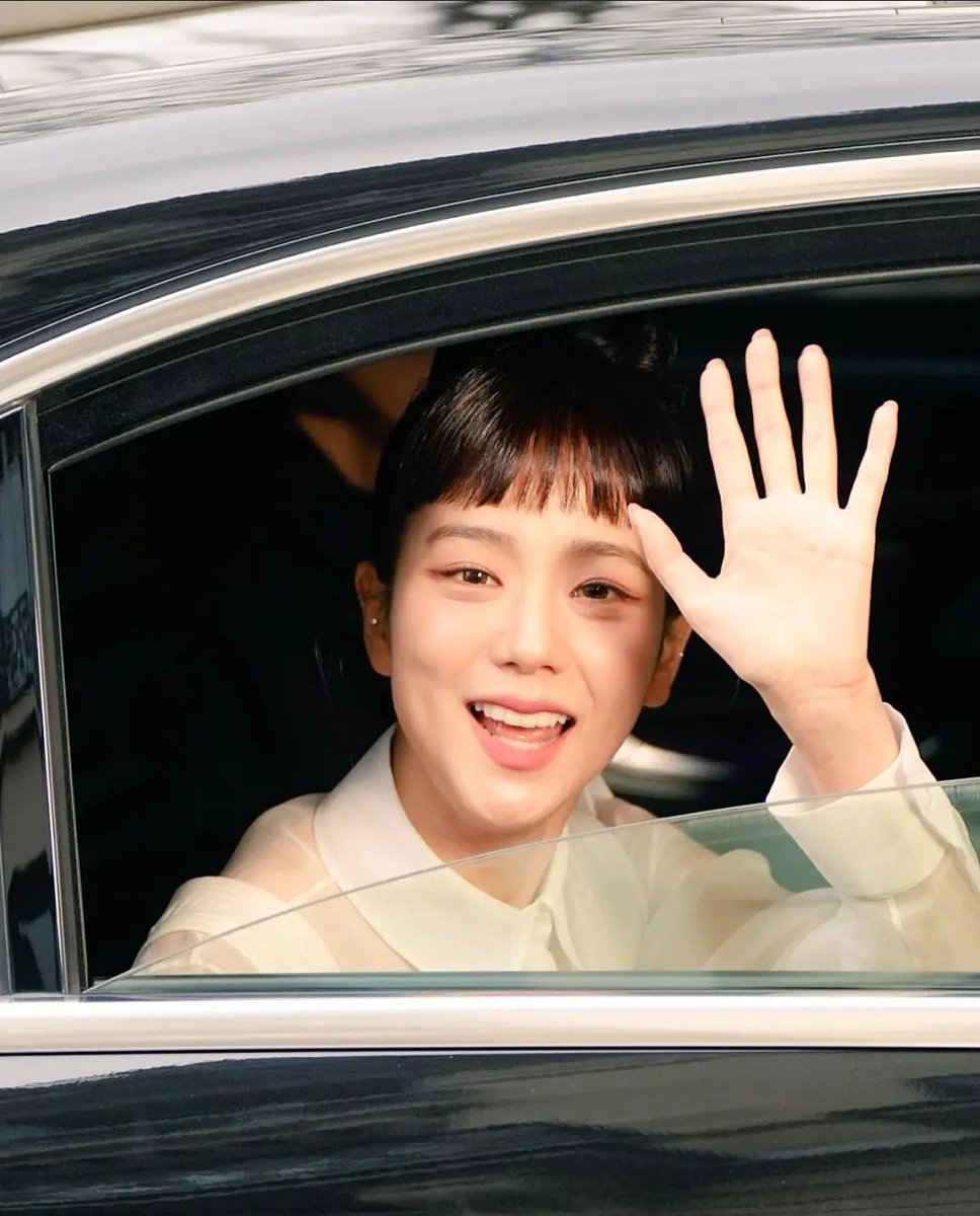 FOREVER KIM JISOO tweet media