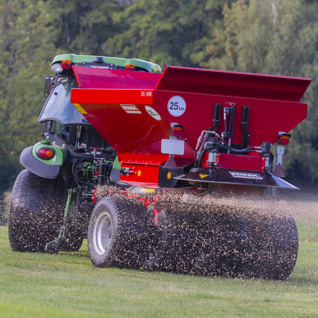 RedeximBV's tweet photo. โ ๏ธ New product alert
โก๏ธ Rink DS1600 disc spreader, with electronic control panel, significantly increasing machine operation and efficiency
Want to discover more? โ๏ธ Check https://t.co/4eIOow8AfH
#gscaa #greenkeeping #topdressingsand #redexim #btme2023 #turfrenovation https://t.co/pllS8l0hKQ