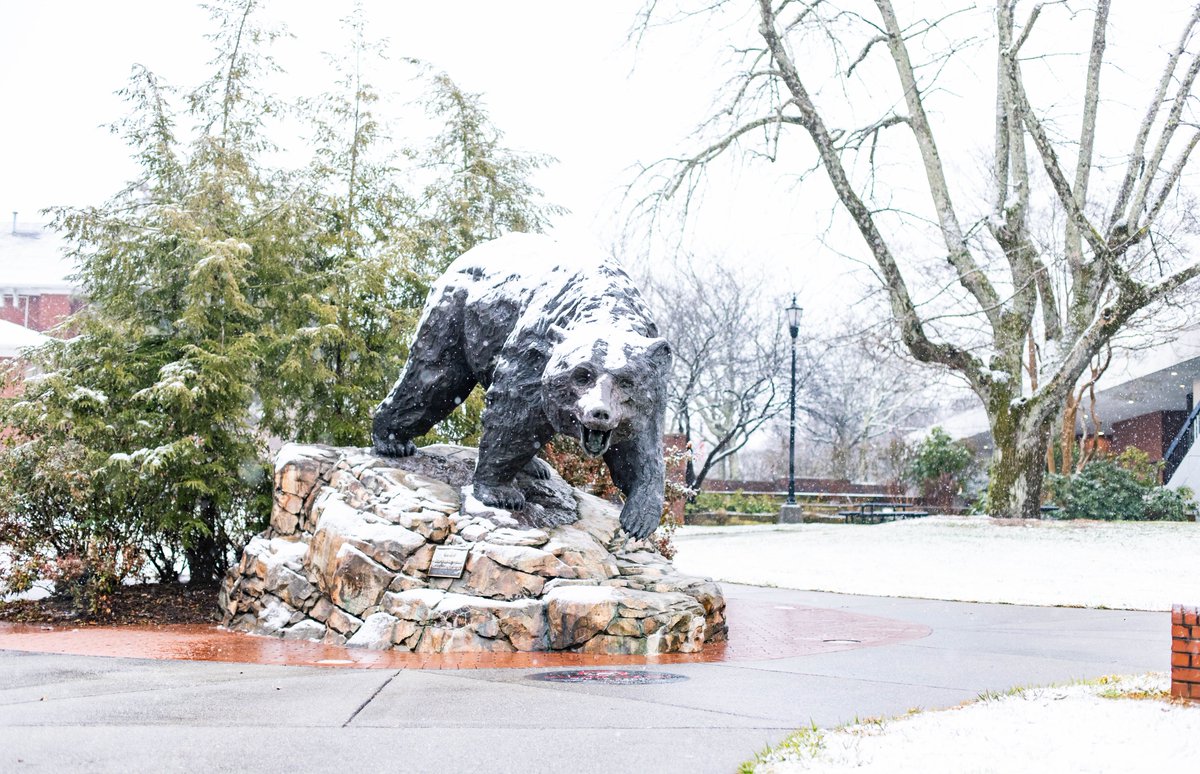 lenoirrhyne's tweet photo. LR through the seasons. #LRViews https://t.co/1vVtiU6iTn