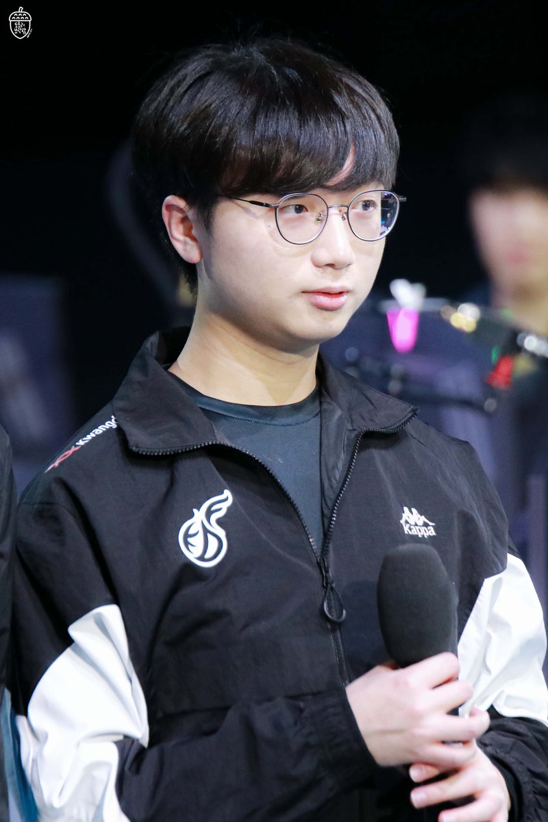 Berzz_pic's tweet photo. 230110 2023 LCK 킥오프 #TeamFaker #DuDu #두두 #이동주 https://t.co/jHcXXgSzDA