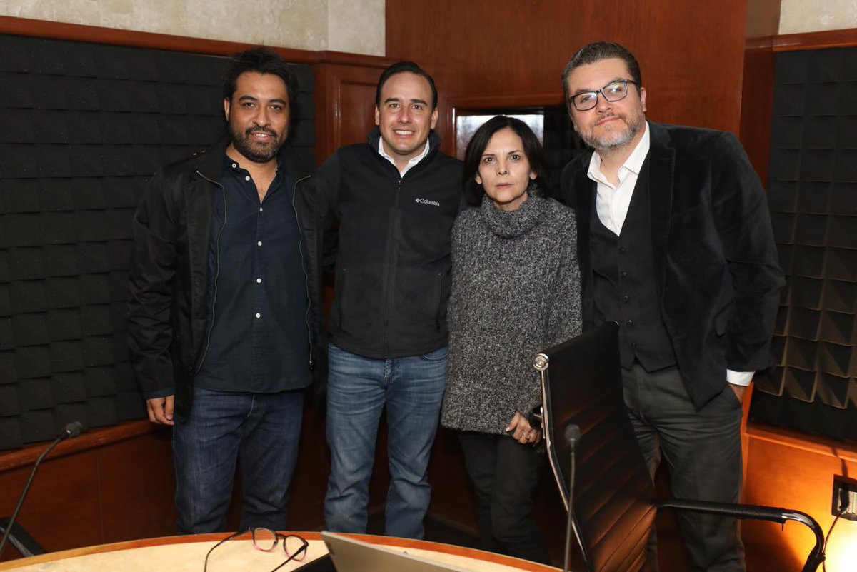 Arrancamos la semana en la región Laguna con mis amig@s <a href="/mpamanes/">Marcela Pámanes</a>, <a href="/manuserrato/">Manuel Serrato</a> y Arturo González de <a href="/NoticierosGREM/">Noticieros GREM</a>. Muchas gracias por la invitación para platicar de las nuevas ideas que estamos fortaleciendo con la ciudadanía. #UnidosPodemosMás #Coahuila (1/2)