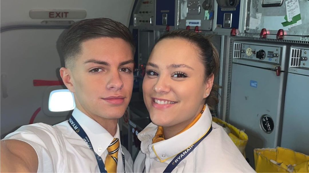 RYRCabinCrew's tweet photo. Love is beautiful, friendship is better as shown on this photo below. https://t.co/YSTRrK9QWX