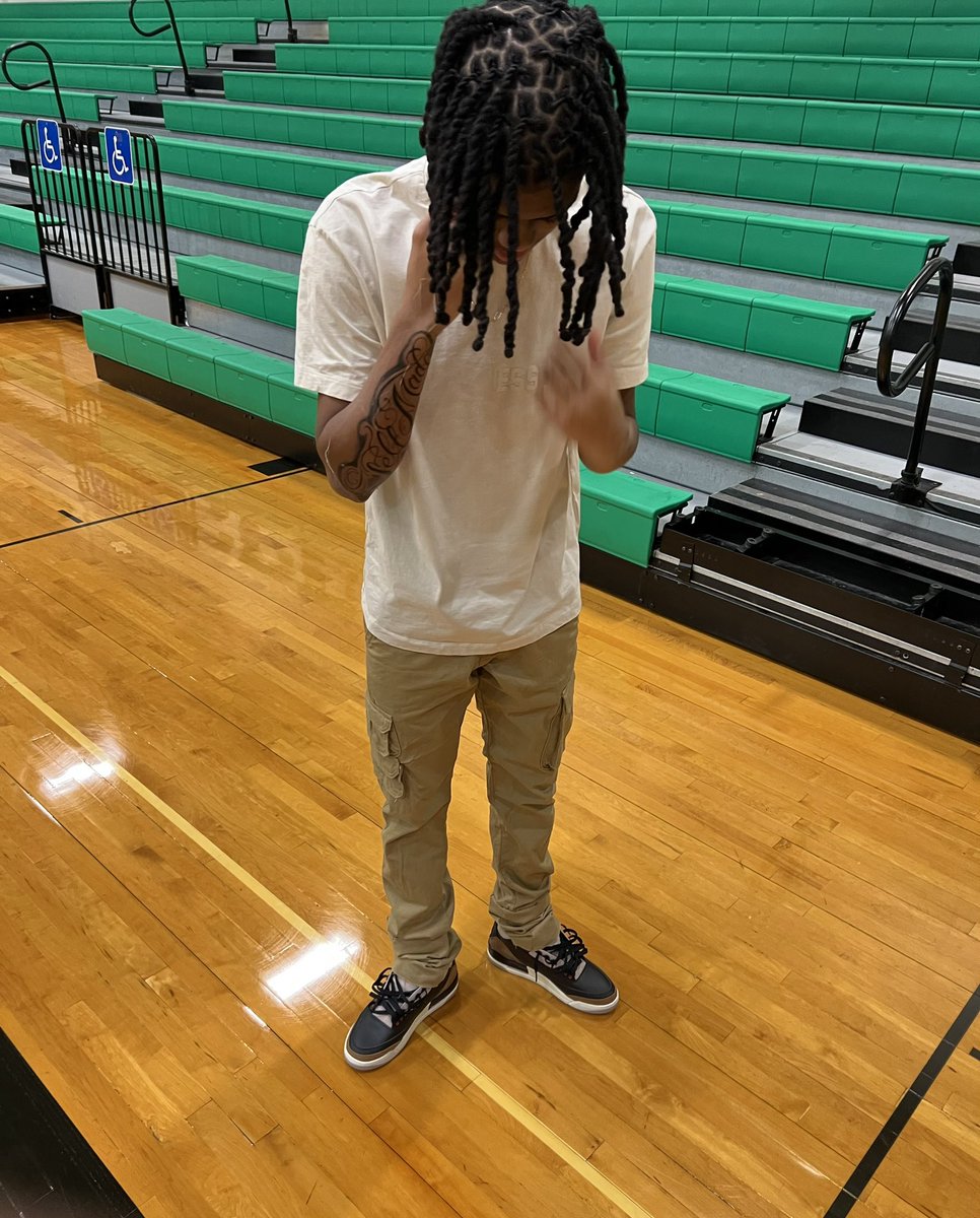 Deuce tweet media