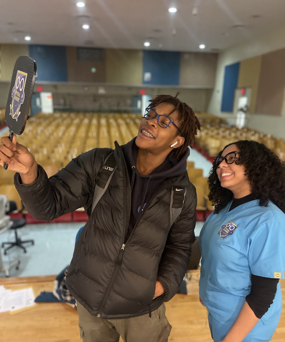 opticalacademy1's tweet image. Helping students to feel confident in themselves with their new style 😎 and making sure we look good too 🤣🤣🤣👏🏼👏🏼👏🏼 

#glasses2classes  #opticalacademy #wecometoyou #onsite #onsiteeyecare #onsiteeyewear #mobile #ondemand #popupoptical #onsiteeyecare #onsiteeyewear