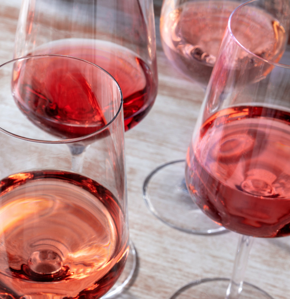 Was sagt die Farbe über einen Wein aus? 🍷🥂🤔 

📍Haben Sie Lust, all die Geheimnisse zu entdecken, die in der Farbe eines Weins verborgen sind? 

Los geht‘s! 

👉 decantalo.com/de/de/blog/was… 

#Weine #winelovers