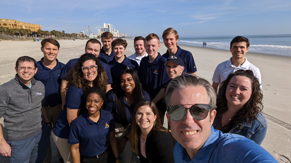 It’s time for takeoff at #MYR! We welcomed 10 new students in our inaugural Myrtle Beach orientation class this past week! Join us in wishing them nothing but blue skies, sunshine and tailwinds as they #FlyWithLIFT! Land your class date at flywithlift.com #ExplorersWanted