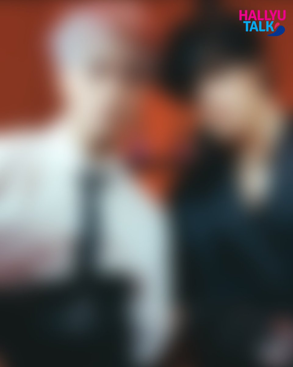 hallyutalk's tweet photo. UPCOMING EXCLUSIVE INTERVIEW

Hint: 👃

Who do you think it is? Let us know👇🏻

#exclusive #exclusiveinterview #kpopgroup #kpop #kpopinterview https://t.co/rUUQEuplSc